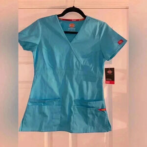 Dickies Women’s XS Scrub Top